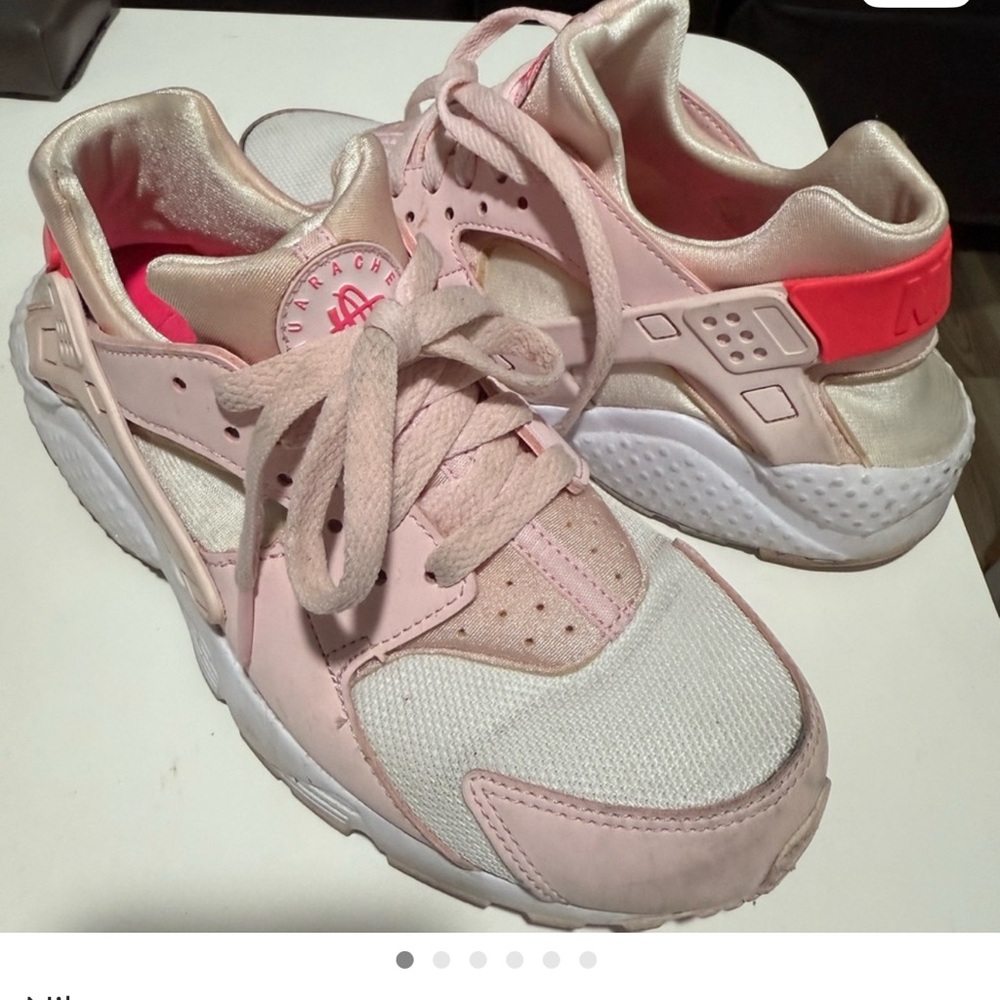 Nike Kids Sneakers in Pink and White